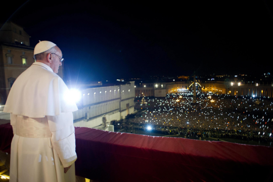 papst - © EPA - Papst Franziskus, 13.3.2013, Loggia des Petersdoms