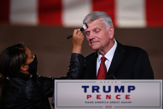 graham - © APA / AFP / Nicholas Kamm - Franklin Graham im Trump-Wahlkampf 2020