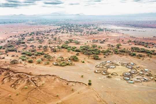 Nasszellen gegen Dürre graben - 96.000 Hektar (mehr als doppelt so groß wie Wien) umfasst das Areal der Kuku Group Ranch in Kenia, das mit „Just diggit“ wieder begrünt wird. - © Anthony Ochieng Onyango