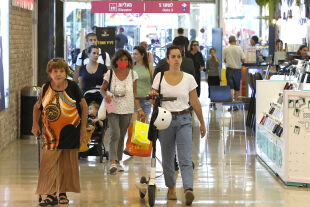Israel-Shopping-Mall - © Foto:APA / AFP / Jack Guez