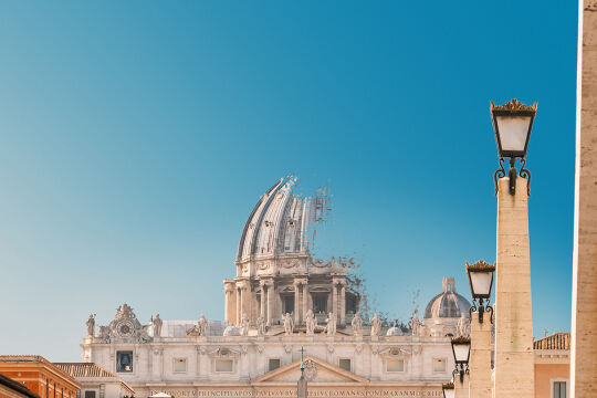 Vatican fading away - © Fotomontage: Rainer Messerklinger (unter Verwendung eines Bildes von iStock/bruev)