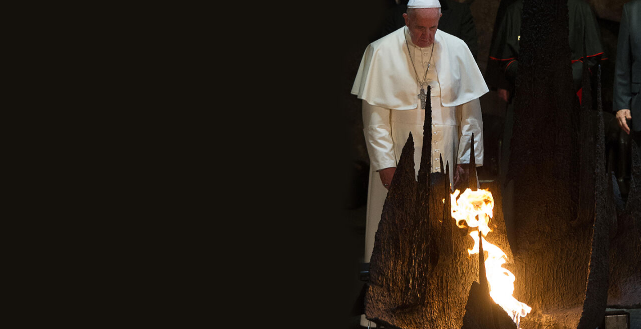 Franziskus Yad Vashem - © APA / Osservatore Romano  - Papst Franziskus gedenkt der Schoa-Opfer in Yad Vashem/Jerusalem 2014