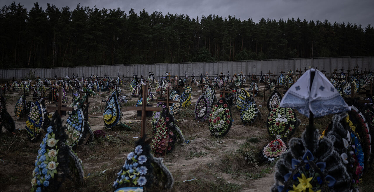 Friedhof von Butscha - © Foto: Getty / Anadolu Agency / Images Ozge Elif Kizil