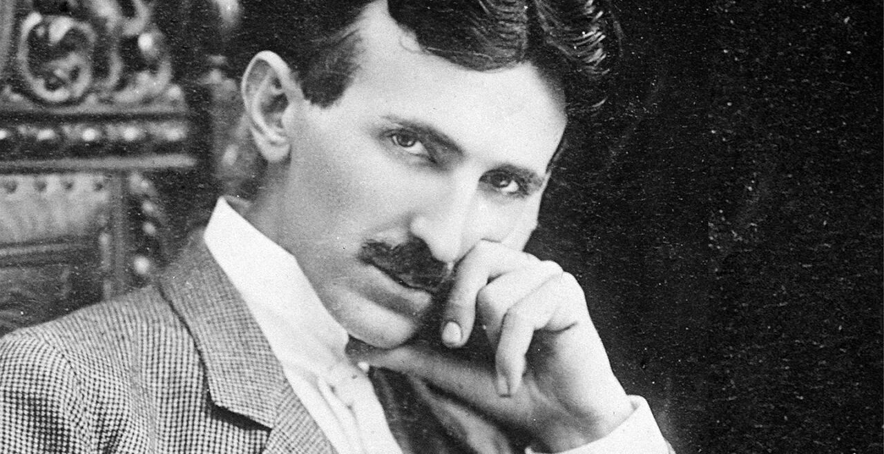 Nikola Tesla - 1884 emi­grier­te der gebürtige Kroate (1856‒1943) nach New York. Hier ließ er zahlreiche seiner Erfindungen patentieren und erregte als Salonlöwe die Aufmerksamkeit der High Society. - © Foto: Getty Images / Roger Viollet