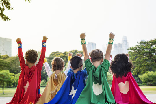 Kinder-Helden - © Foto: iStock/Rawpixel