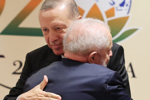 Erdogan und Lula da Silva - © Foto: Getty Images / Anadolu Agency / Murat Cetinmuhurdar