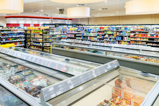 Supermarkt Regale - © Foto: iStock/TommL