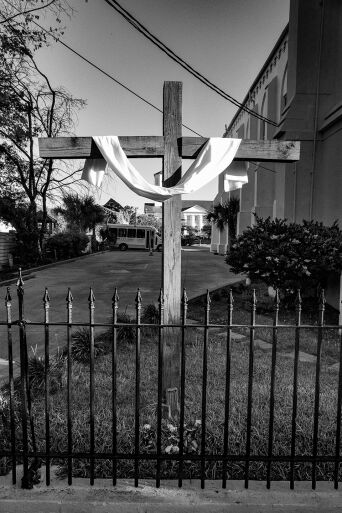Emanuel African Methodist Episcopal Church - Emanuel African Methodist Episcopal Church.<br />
Charleston, South Carolina. 17. Juni 2015.<br />
9 Tote; 1 Verletzter. - © Spencer Ostrander