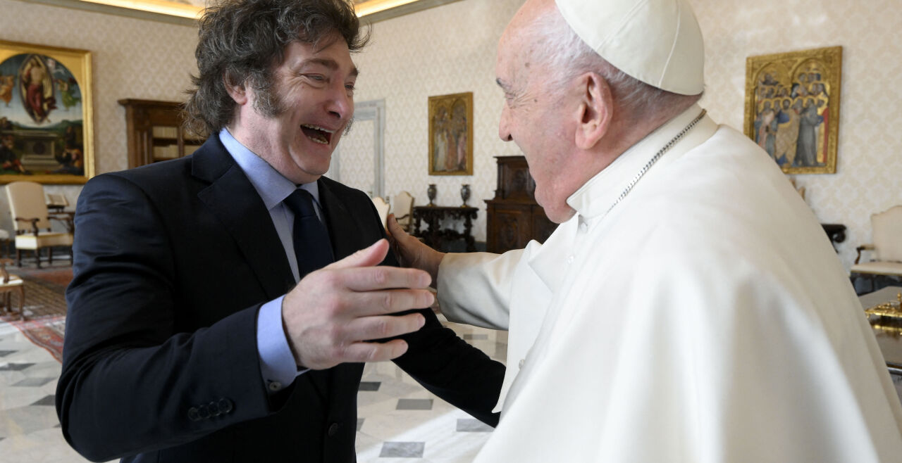 Javier Milei Papst Franziskus.jpg - © Foto: APA / AFP / Vatican Media / Handout