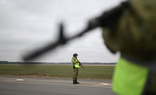 Grenze Belarus-Ukraine - Belarussen stehen im Baltikum als „fünfte Kolonne“ Lukaschenkos und Putins unter Verdacht. - © Getty Images /AFP / Natalia Kolesnikova