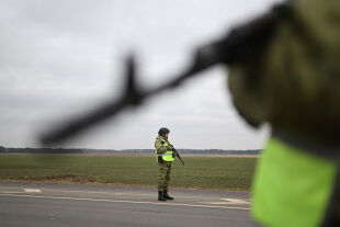 Grenze Belarus-Ukraine - Belarussen stehen im Baltikum als „fünfte Kolonne“ Lukaschenkos und Putins unter Verdacht. - © Getty Images /AFP / Natalia Kolesnikova