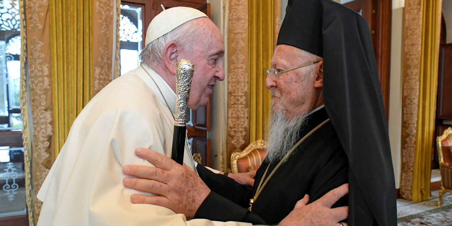 Papst Franziskus Ökumenische Patriarch von Konstantinopel Bartholomaios I.jpg - © Foto: APA / AFP / VATICAN MEDIA