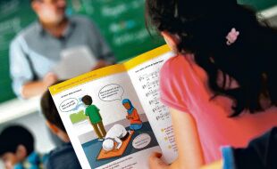 Muslimischer Religionsunterricht - Zankapfel Religion: In sozialen Medien werden Fälle vermeintlicher Benachteiligung von Schülern aufgrund von Religion stark thematisiert.  - © Foto: APA / dpa / Oliver Berg