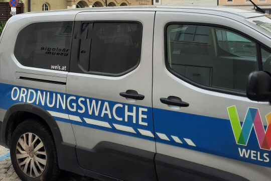 Ordnungwache Wels – aufgerüstet und aufgewertet? - 15 Jahre nach ihrer Gründung sollte die Welser Ordnungswache laut den Plänen der FPÖ mit Pfeffersprays und Bodycams ausgestattet und zur Stadtpolizei aufgewertet werden. - © Wolfgang Machreich