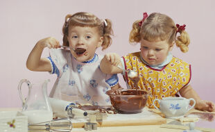 Kinder, Zucker, Schokolade, Mädchen, Werbung, Vintage, Retro - © iStock / Tom Kelley Archive