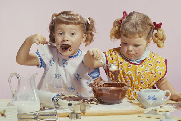 Kinder, Zucker, Schokolade, Mädchen, Werbung, Vintage, Retro - © iStock / Tom Kelley Archive