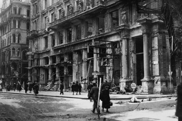 Wien 1945 zerstörte Häuser Bomben - © Foto: picturedesk.com / Roger Viollet