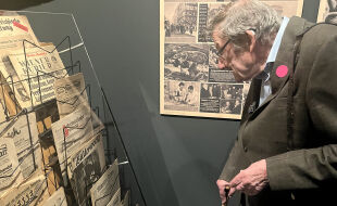 Hellmut Butterweck - „Ich erinnere mich gut, wie ich am 1. Oktober 1946 am Getreidemarkt stehe – den Wiener Kurier in der Hand mit dem Urteil der Nürnberger Prozesse“, sagt Hellmut Butterweck beim Besuch der Ausstellung „Kontrollierte Freiheit“ im Wien Museum - © Foto: Helmberger