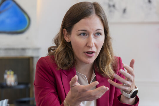 Claudia Plakolm  - Das Foto zeigt Integrations-, Jugend-, Familien- und Europaministerin Claudia Plakolm (ÖVP) - © Foto: Carolina Frank