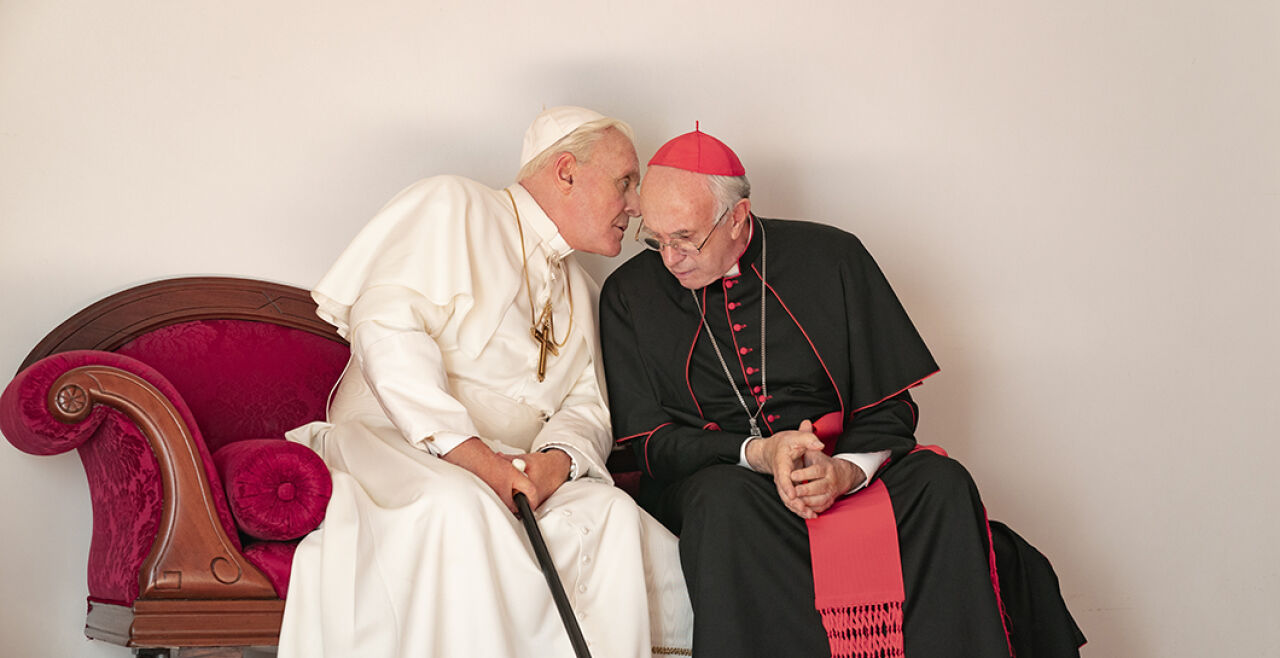 Unerhörtes im Vatikan - Anthony Hopkins als Benedikt XVI. und Jonathan Pryce als damaliger Erzbischof von Buenos Aires, Jorge Bergoglio. - © Foto: Netflix