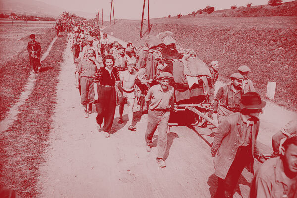Ungarische "displaced persons" auf dem Weg vom KZ Mauthausen zurück in ihre Heimat - © Foto: picturedesk.com / United States Information Servic / ÖNB-Bildarchiv (Bildbearbeitung: Rainer Messerklinger)