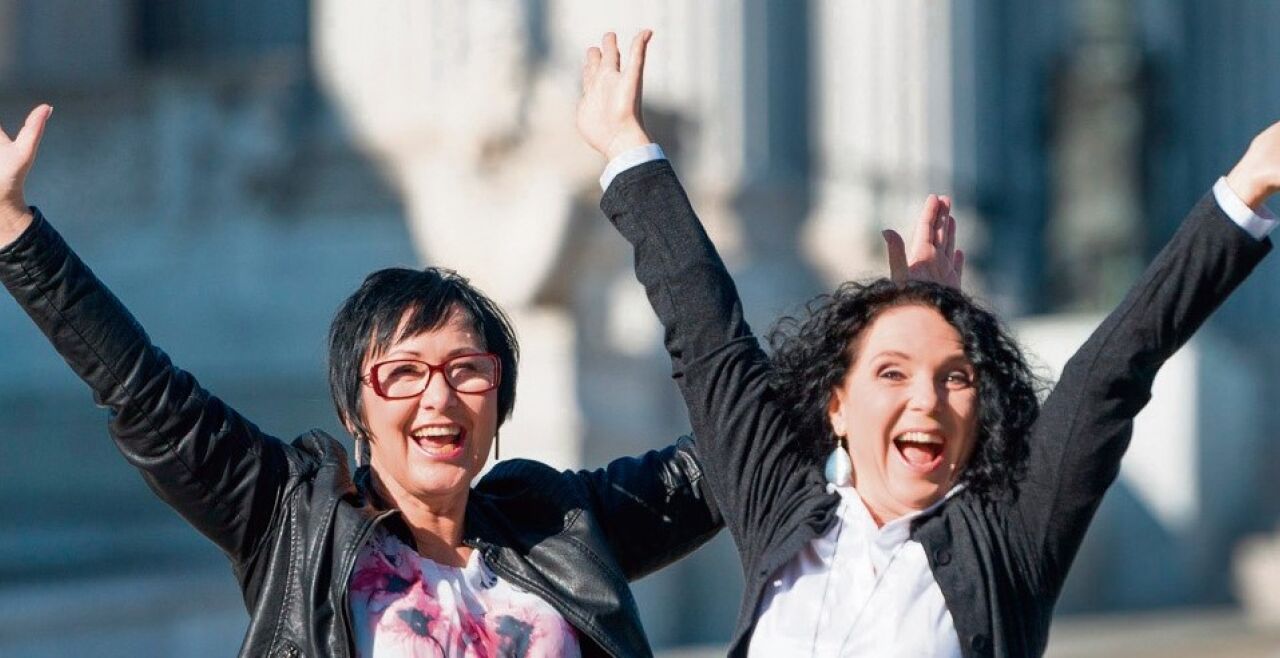 Happiness vermitteln - Die beiden Frauen sind Ministerinnen des Glücks für Österreich: Marie Fröhlich (links), Ruth Langer (rechts). - © 2018 Ministerium für Happiness