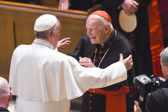 pope mccarrick - © APA / AFP Photo / Pool / Jonathan Newton - PApst Franziskus trifft Kardinal Theordore McCarrick 2015 in Washington