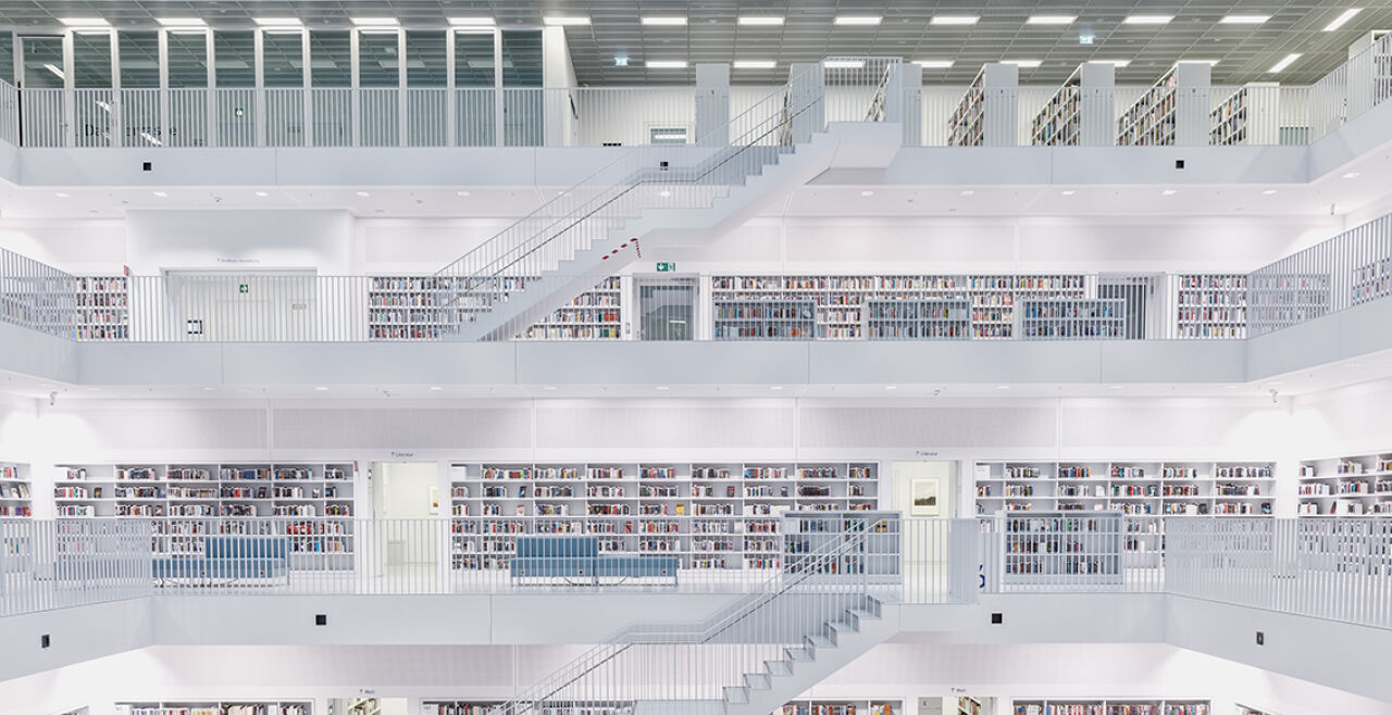 Bibliothek Stuttgart - © Foto: iStock / Zhang Shu