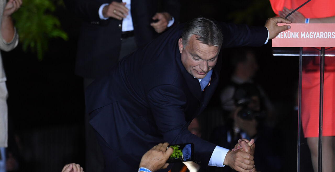 Orbán - © Foto: APA / AFP / Attila Kisbenedek