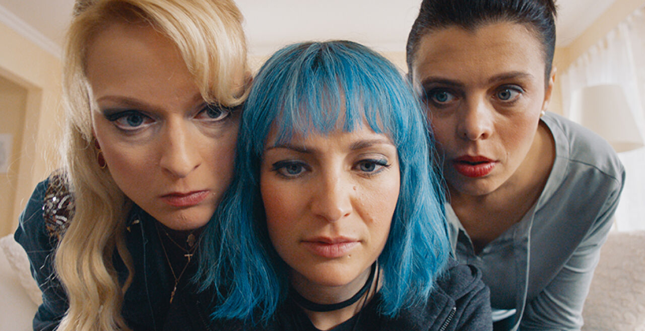 Kaviar - Daria Nosik, Sabrina Reiter und Margarita Breitkreiz verkörpern ein kreatives Trio. - © Thimfilm