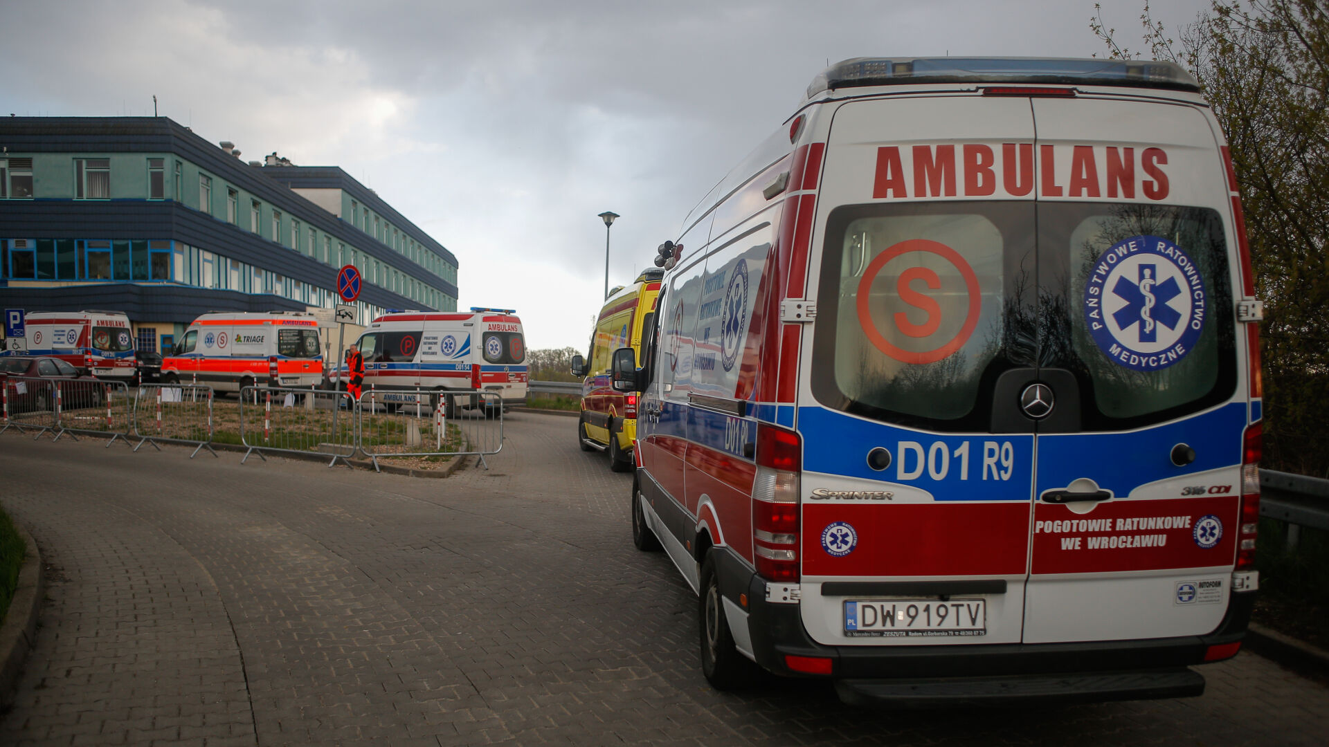 10.000 britische Krankenwagen warten laut Bericht eine Stunde vor