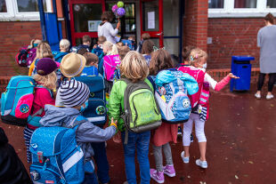Schüler Schule Volksschule - © Foto: APA/dpa-Zentralbild/Jens Büttner