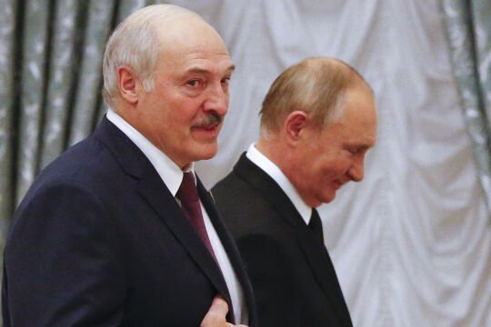 Putin Lukaschenko - © Foto: APA / AFP / Pool / Shamil Zhumatov