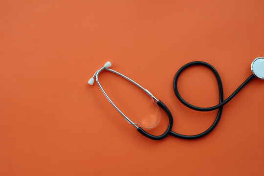 Stetoskop - © Foto: iStock/tolgart