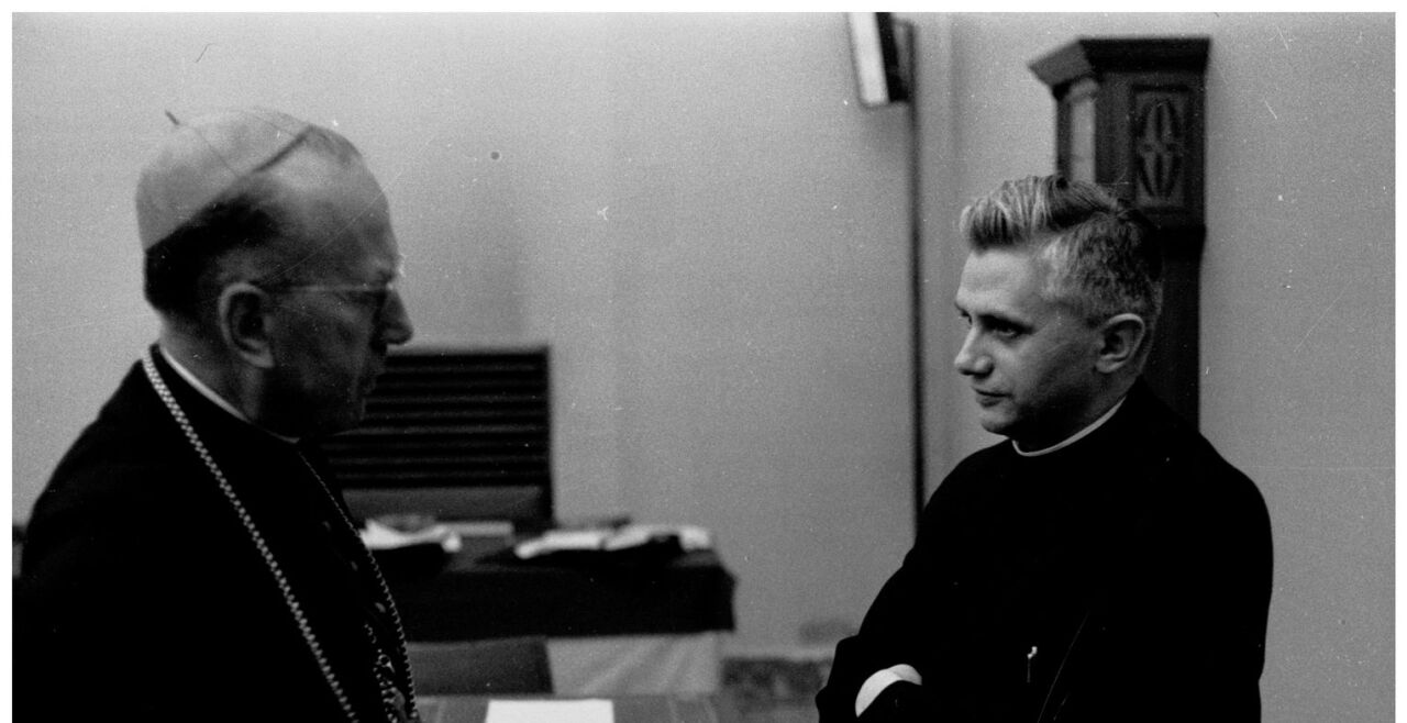 kk jr.jpg - © Bistum Mainz         Kardinal DDr. Franz König und Prof. Dr. Joseph Ratzinger auf dem Zweiten Vatikanischen Konzil