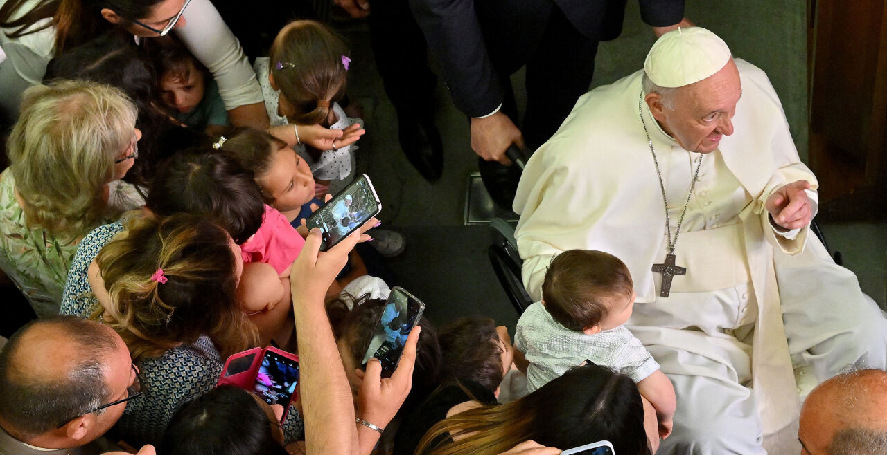 Papst - © APA / AFP / Filippo Monteforte