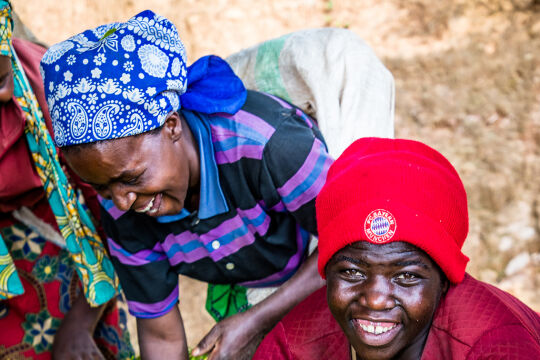 Teepflückerinnen in Ruanda - © Oikocredit Opmeer Reports