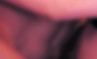 Online-Porno - Der suchtartige Konsum von Online-Pornografie ist ein relativ junges Phänomen, das an der Schnittstelle von Sexsucht und Internetsucht zu verorten ist. - © iStock / gpointstudio (Bildbearbeitung: Rainer Messerklinger) 